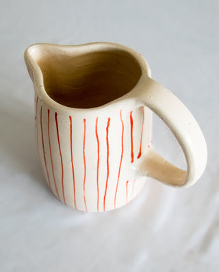 Vertical line carafe