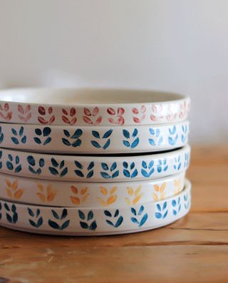 SET OF CERAMIC PLATES FOR SALE